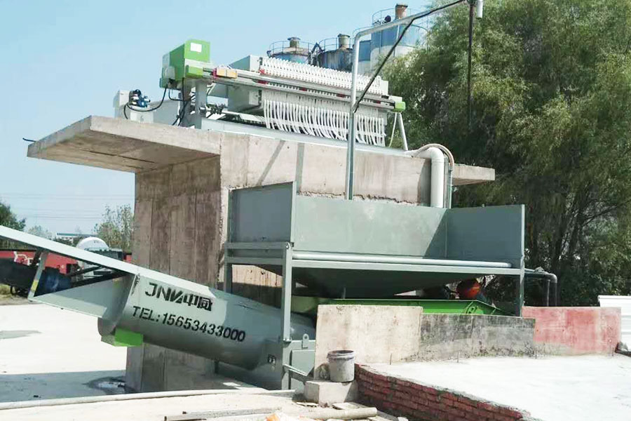 壓濾機(jī)使用現(xiàn)場