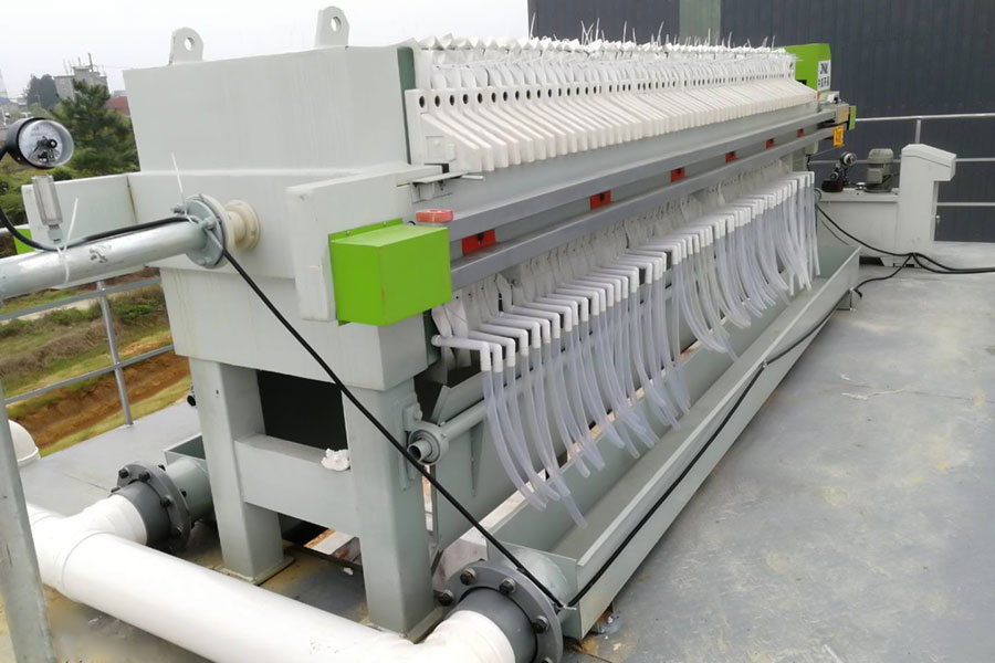 壓濾機(jī)使用現(xiàn)場